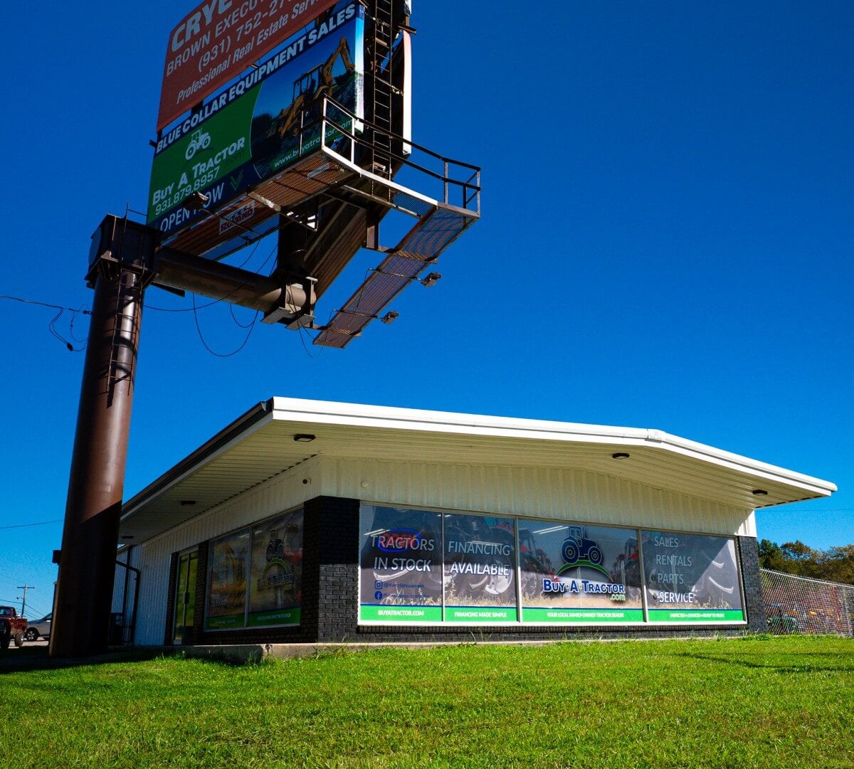BuyATractor's Storefront & Billboard